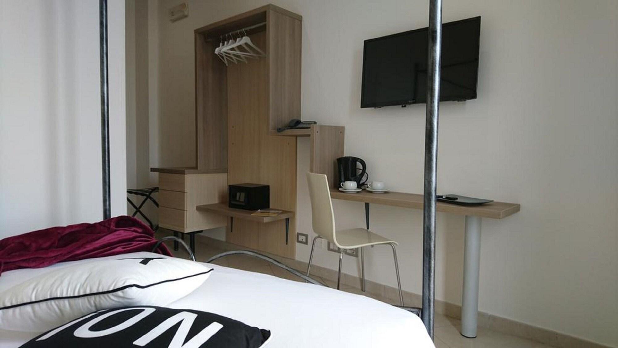 Hotel Centrale Сиракуза Екстериор снимка