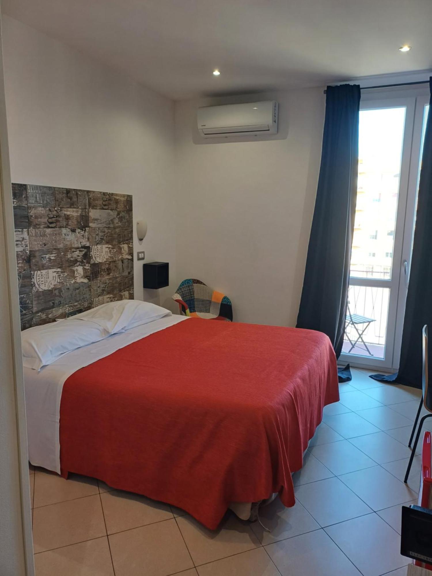 Hotel Centrale Сиракуза Екстериор снимка