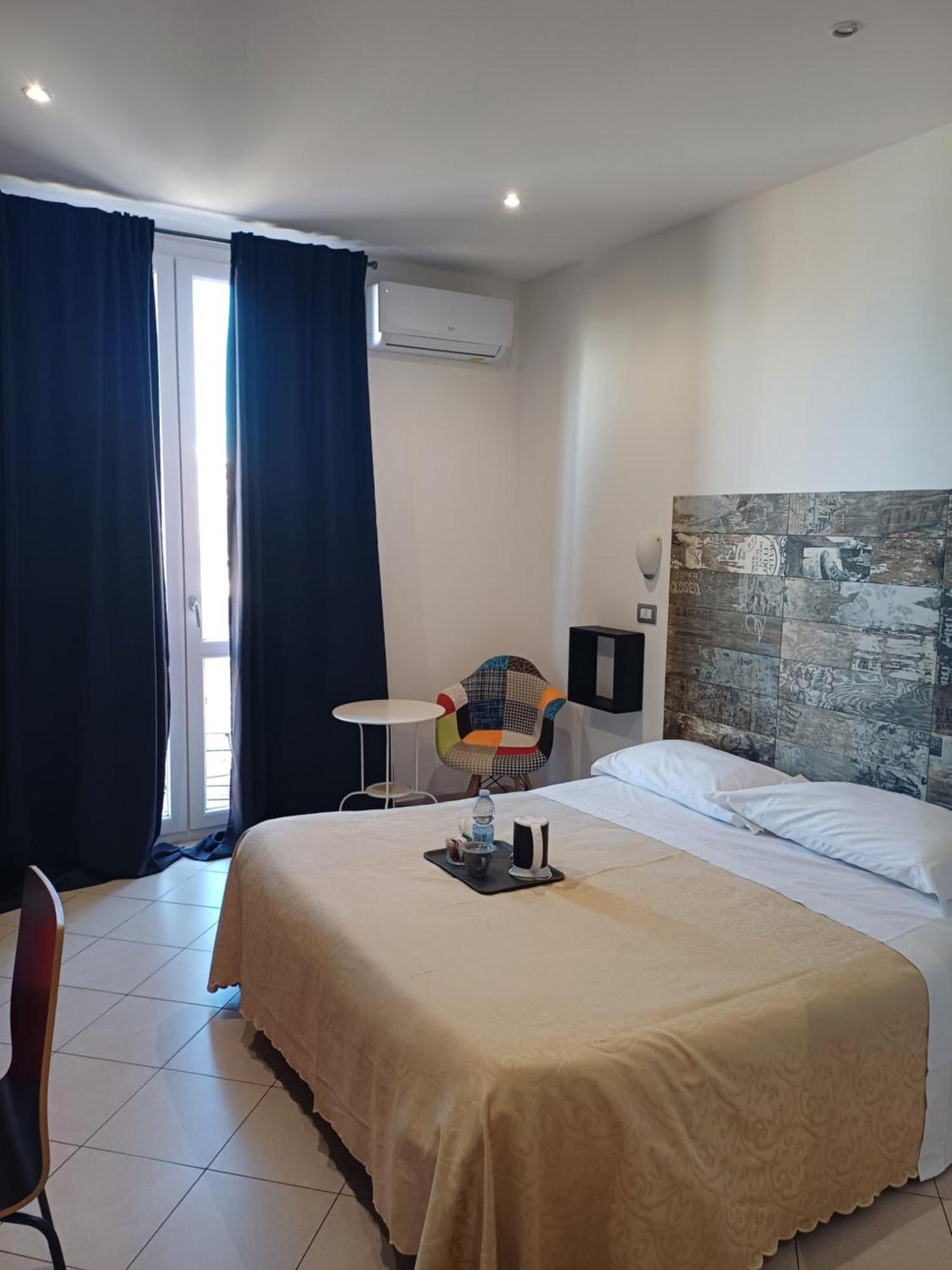 Hotel Centrale Сиракуза Екстериор снимка