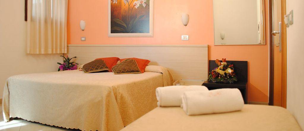 Hotel Centrale Сиракуза Екстериор снимка