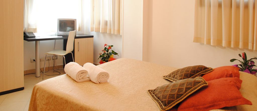 Hotel Centrale Сиракуза Екстериор снимка