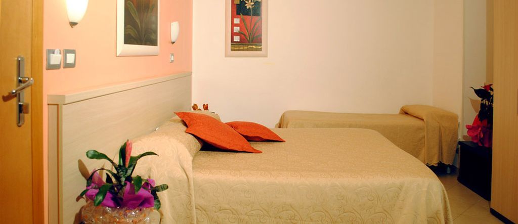 Hotel Centrale Сиракуза Екстериор снимка