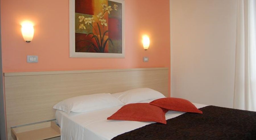 Hotel Centrale Сиракуза Екстериор снимка