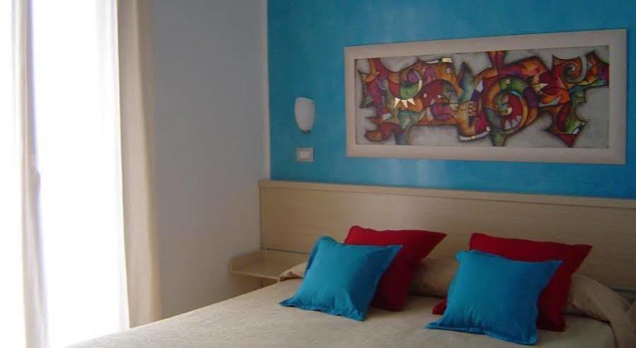 Hotel Centrale Сиракуза Екстериор снимка