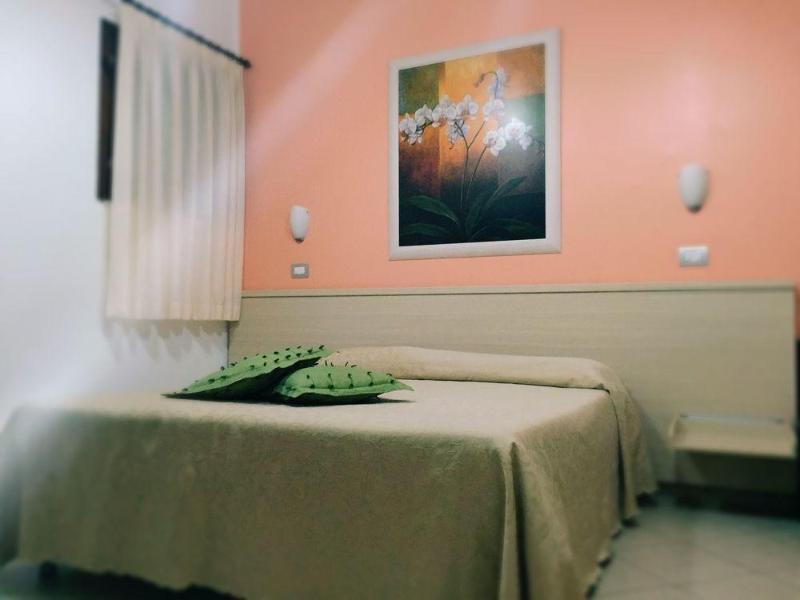 Hotel Centrale Сиракуза Екстериор снимка