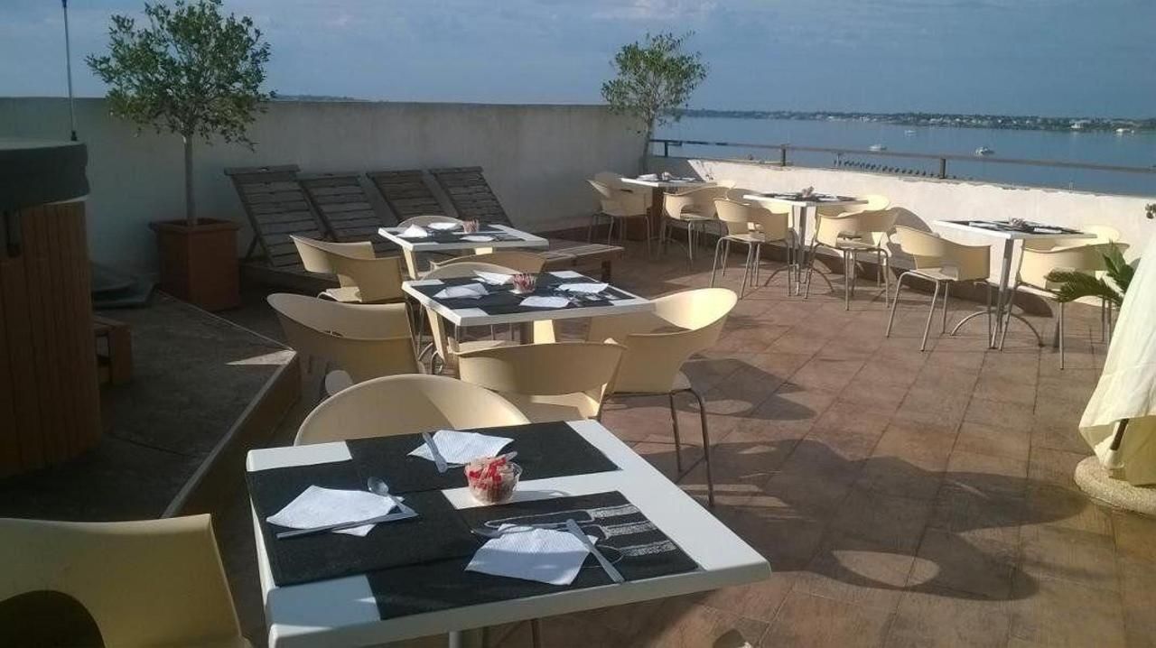 Hotel Centrale Сиракуза Екстериор снимка