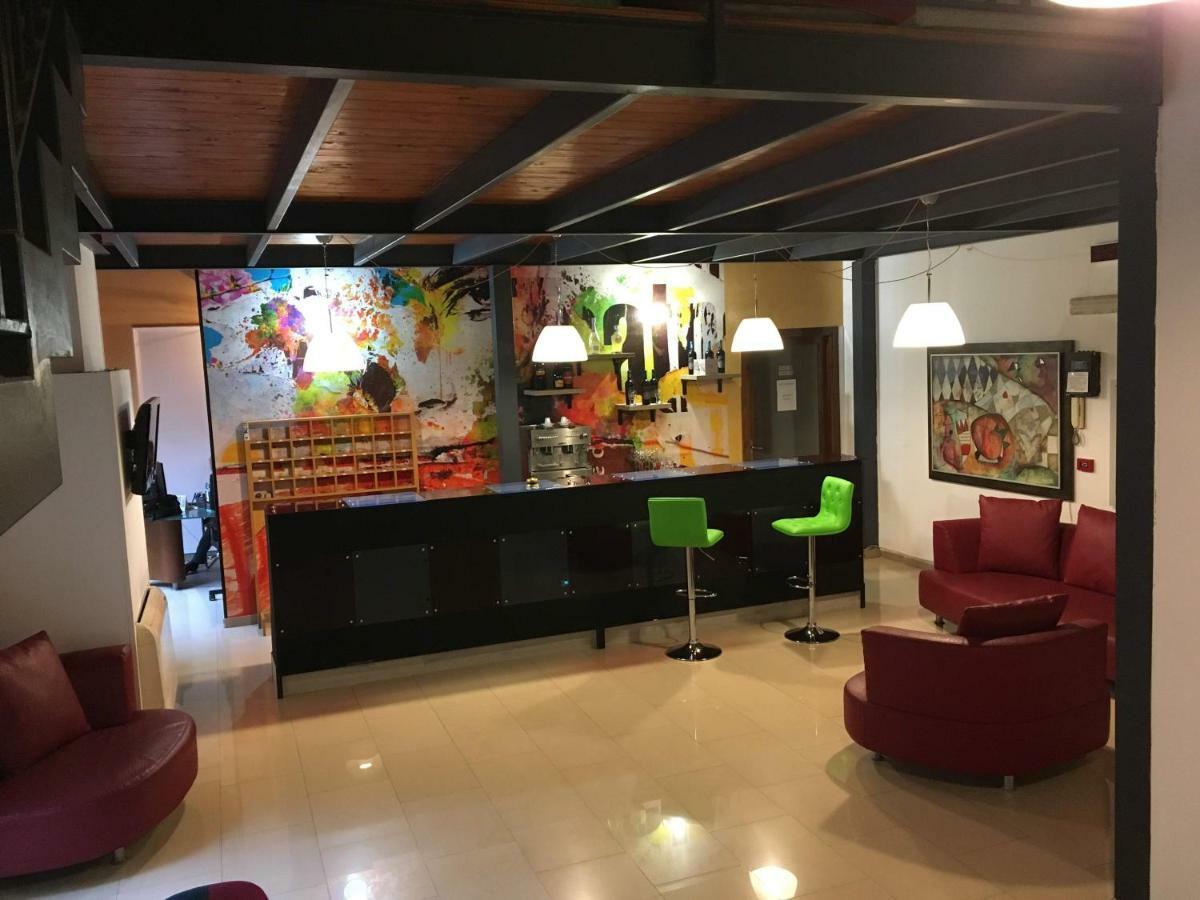 Hotel Centrale Сиракуза Екстериор снимка